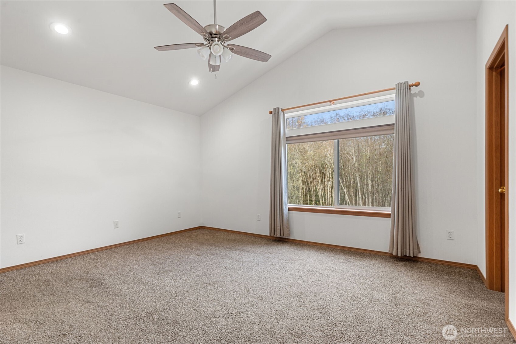 514 Southwest Hipkins Court Port Orchard, WA 98367 - Photo 26 of 39 an empty room with a window