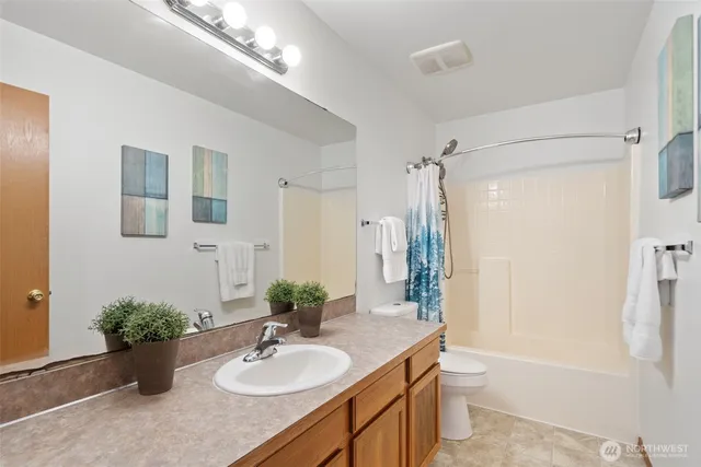 $525,000 | 514 Southwest Hipkins Court, Port Orchard, WA 98367