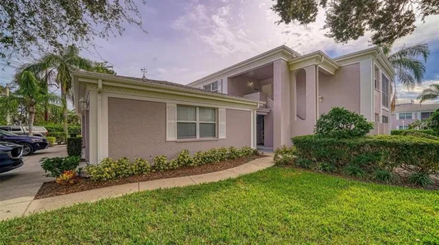 $325,000 | 5655 Sheffield Greene Circle, Unit 61, Sarasota, FL 34235