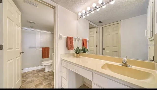 $325,000 | 5655 Sheffield Greene Circle, Unit 61, Sarasota, FL 34235