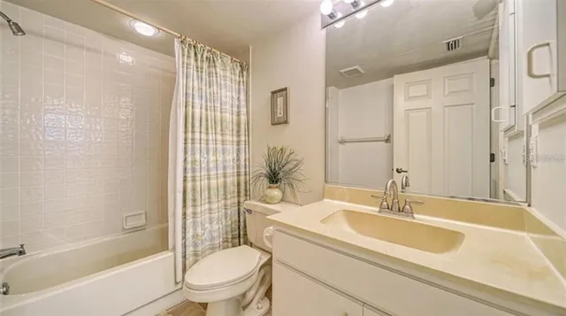 $325,000 | 5655 Sheffield Greene Circle, Unit 61, Sarasota, FL 34235