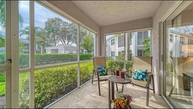 $325,000 | 5655 Sheffield Greene Circle, Unit 61, Sarasota, FL 34235