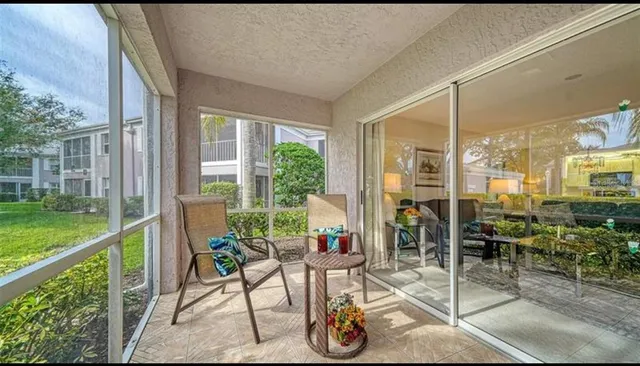 $325,000 | 5655 Sheffield Greene Circle, Unit 61, Sarasota, FL 34235