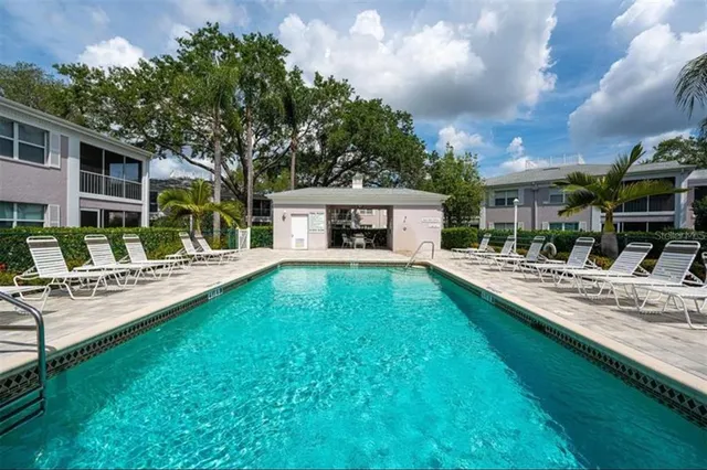 $325,000 | 5655 Sheffield Greene Circle, Unit 61, Sarasota, FL 34235