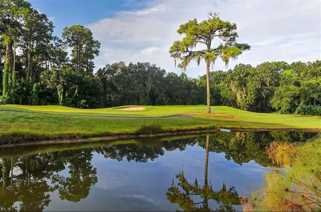 $325,000 | 5655 Sheffield Greene Circle, Unit 61, Sarasota, FL 34235