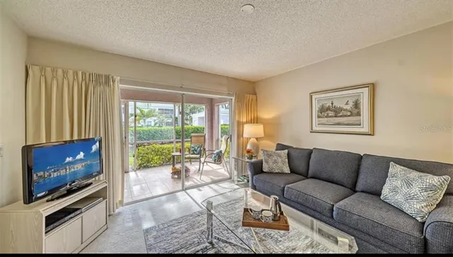 $325,000 | 5655 Sheffield Greene Circle, Unit 61, Sarasota, FL 34235