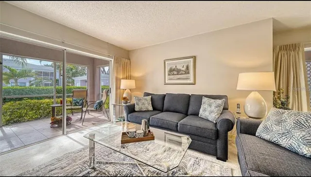 $325,000 | 5655 Sheffield Greene Circle, Unit 61, Sarasota, FL 34235