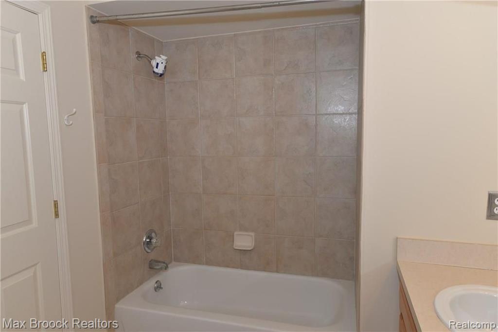 2407 Jackson Drive Rochester Hills, MI 48309 - Photo 39 of 56