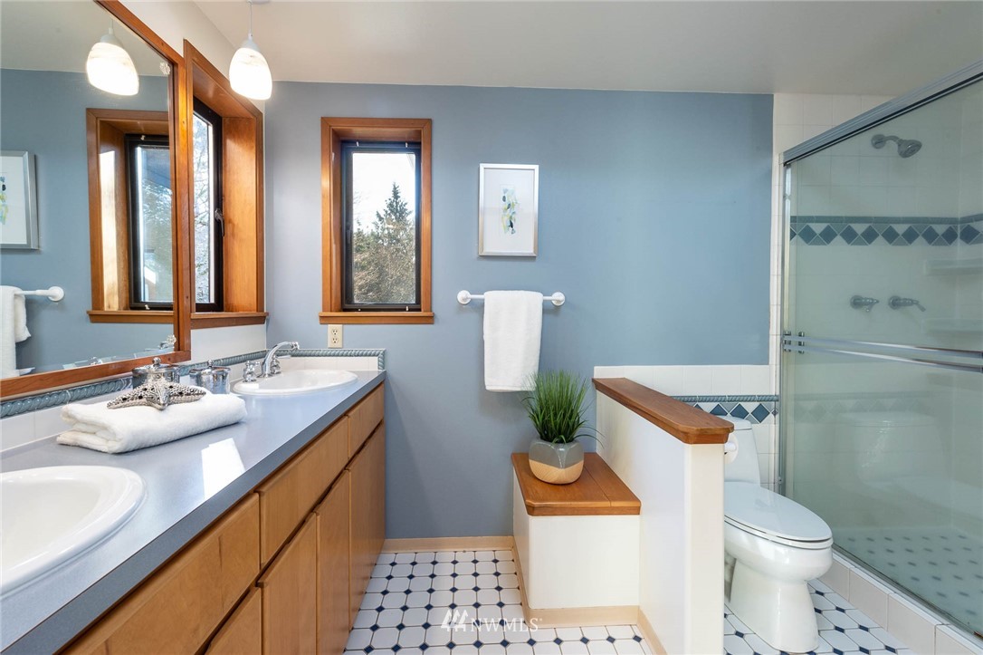 7124 Southwest Maury Park Road Vashon, WA 98070 - Photo 14 of 25 Gallery Image 14