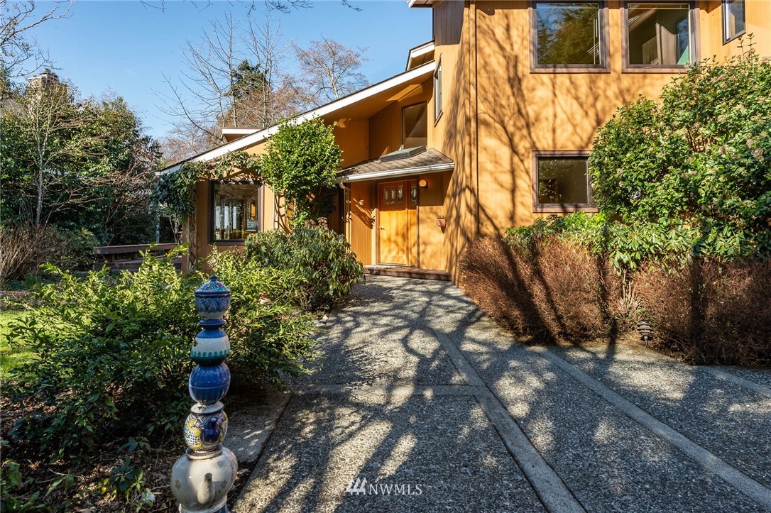 7124 Southwest Maury Park Road Vashon, WA 98070 - Photo 3 of 25 Gallery Image 3