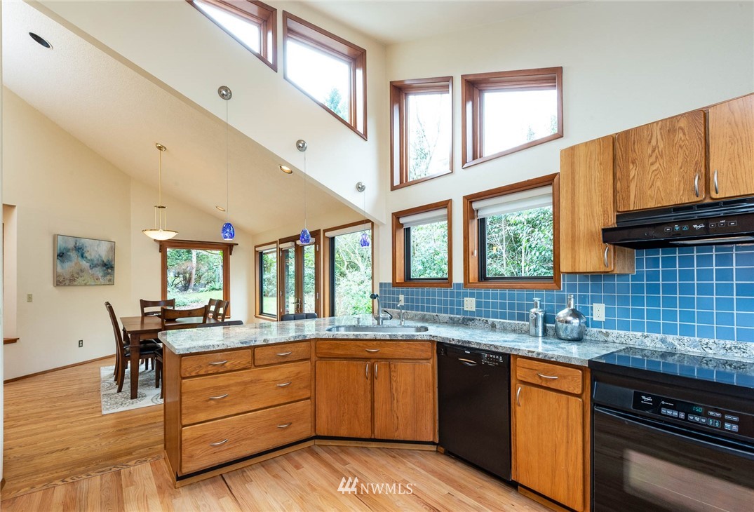 7124 Southwest Maury Park Road Vashon, WA 98070 - Photo 8 of 25 Gallery Image 8