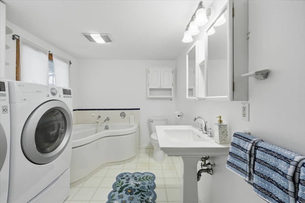 7 Spring Street Pembroke, MA 02359 - Photo 17 of 42