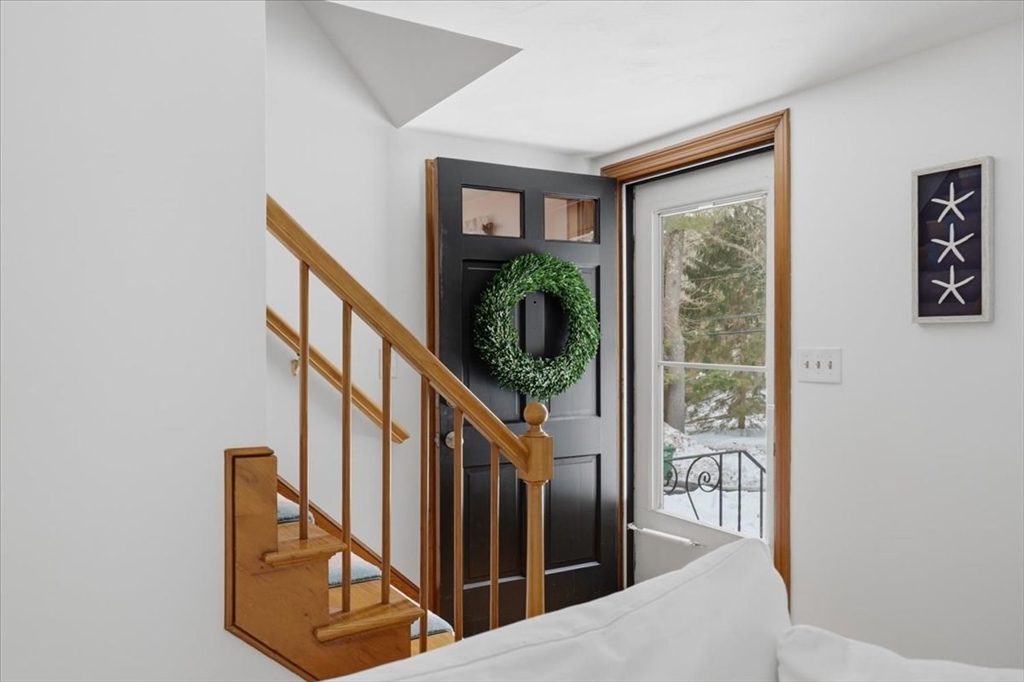 7 Spring Street Pembroke, MA 02359 - Photo 4 of 42