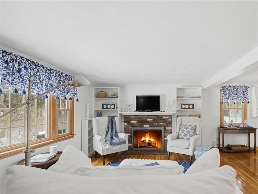 7 Spring Street Pembroke, MA 02359 - Photo 5 of 42