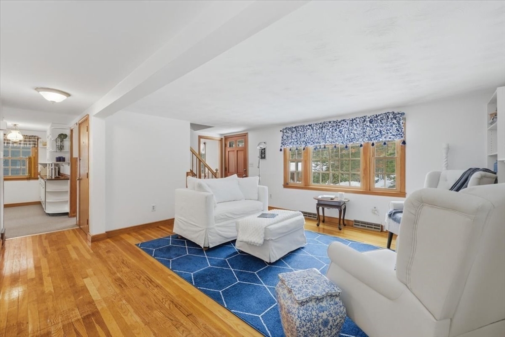 7 Spring Street Pembroke, MA 02359 - Photo 7 of 42