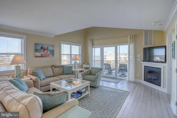$549,900 | 37400 Pettinaro Drive, Unit 2105, Ocean View, DE 19970