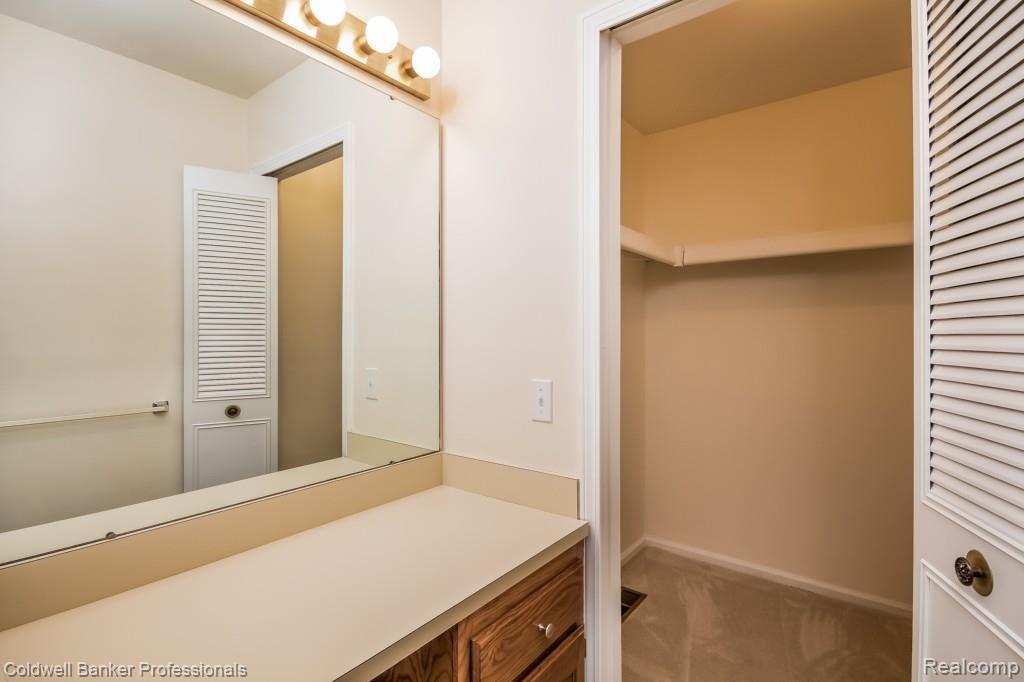 155 Meadow Ln Circle, Unit 21 Rochester Hills, MI 48307 - Photo 15 of 31