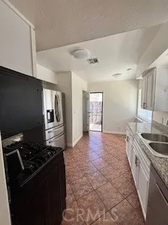 $2,950 | 345 East College Street, Covina, CA 91723