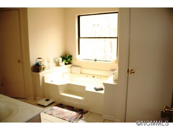 508 Hanging Rock Road Saluda, NC 28773 - Photo 11 of 22 Gallery Image 11