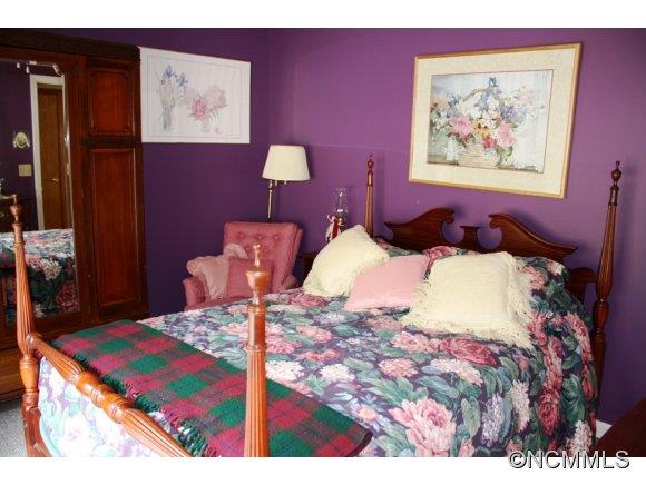 508 Hanging Rock Road Saluda, NC 28773 - Photo 12 of 22 Gallery Image 12
