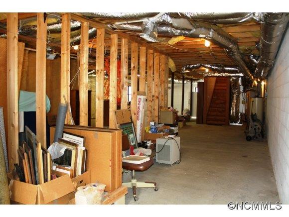 508 Hanging Rock Road Saluda, NC 28773 - Photo 16 of 22 Gallery Image 16