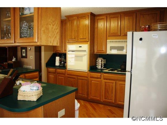 508 Hanging Rock Road Saluda, NC 28773 - Photo 8 of 22 Gallery Image 8