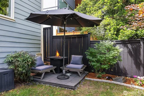 $1,100,000 | 43 West Etruria Street, Seattle, WA 98119