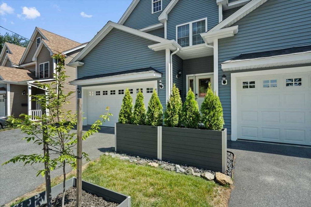 492 Hamilton Street Worcester, MA 01604 - Photo 2 of 42