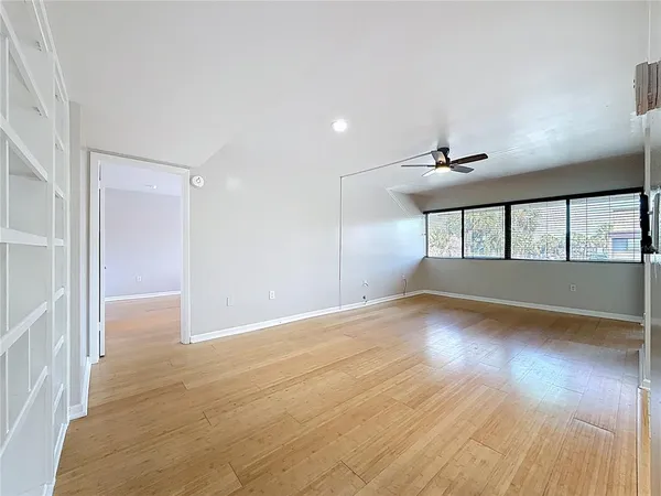 $1,300 | 890 North Village Drive North, Unit 204, St. Petersburg, FL 33716