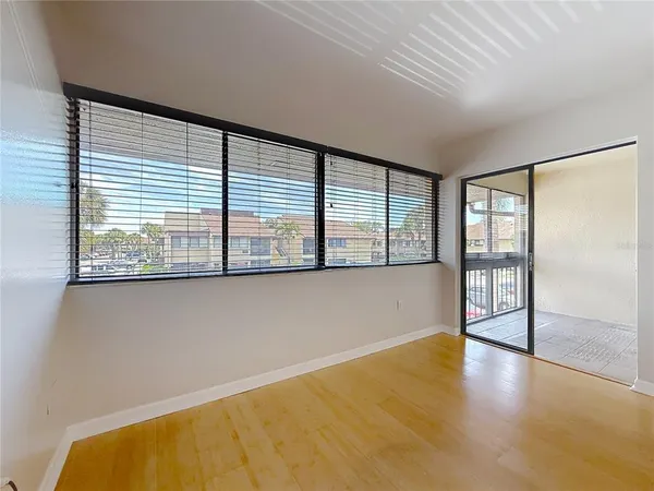 $1,300 | 890 North Village Drive North, Unit 204, St. Petersburg, FL 33716