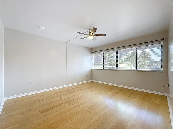 $1,300 | 890 North Village Drive North, Unit 204, St. Petersburg, FL 33716