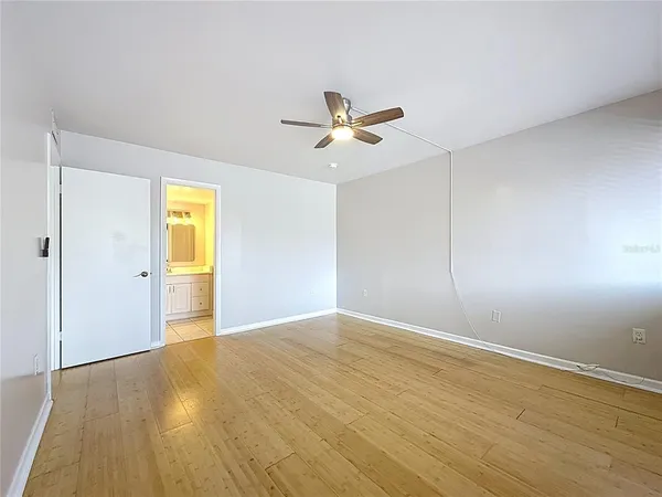 $1,300 | 890 North Village Drive North, Unit 204, St. Petersburg, FL 33716