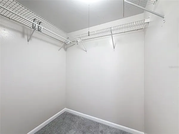 $1,300 | 890 North Village Drive North, Unit 204, St. Petersburg, FL 33716