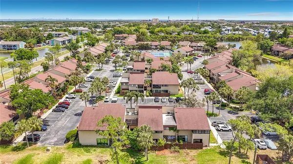 $1,300 | 890 North Village Drive North, Unit 204, St. Petersburg, FL 33716