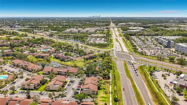 $1,300 | 890 North Village Drive North, Unit 204, St. Petersburg, FL 33716