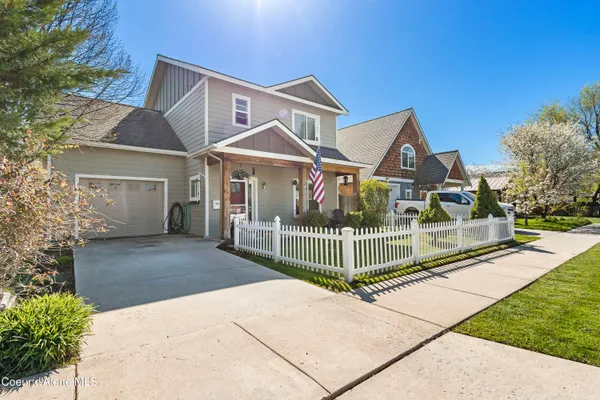 $689,000 | 425 South Ella Avenue, Sandpoint, ID 83864