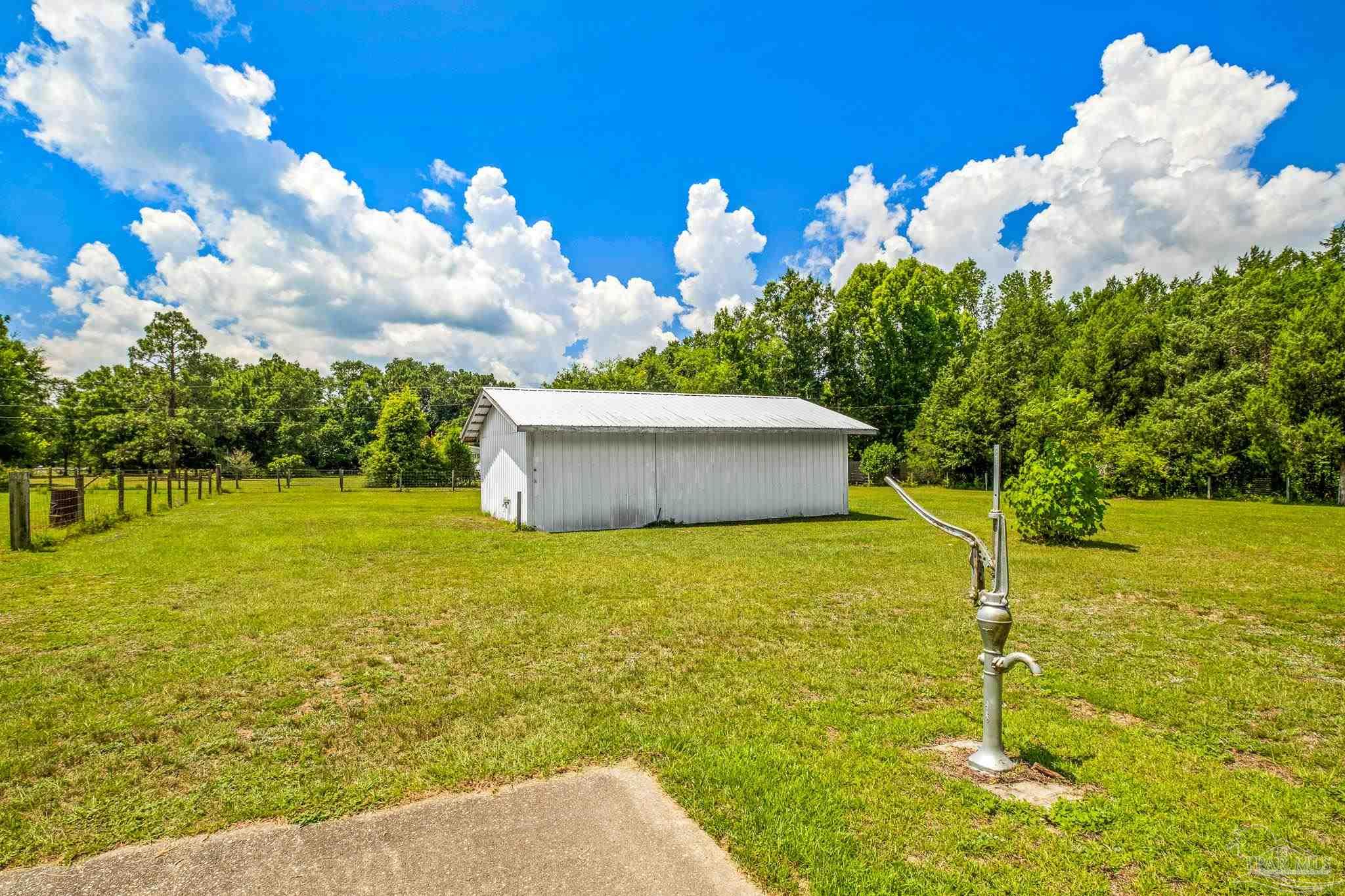 2107 Handy Road Cantonment, FL 32533 - Photo 38 of 49