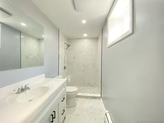 $2,600 | 5 Hillside Drive, Unit A, New Fairfield, CT 06812