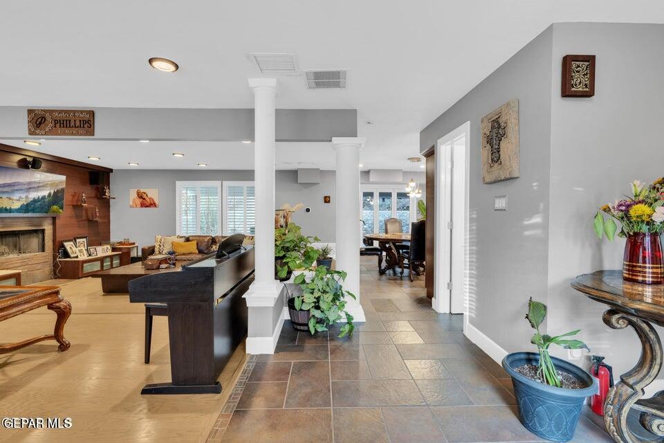 621 Rosinante Road El Paso, TX 79922 - Photo 5 of 64 R5