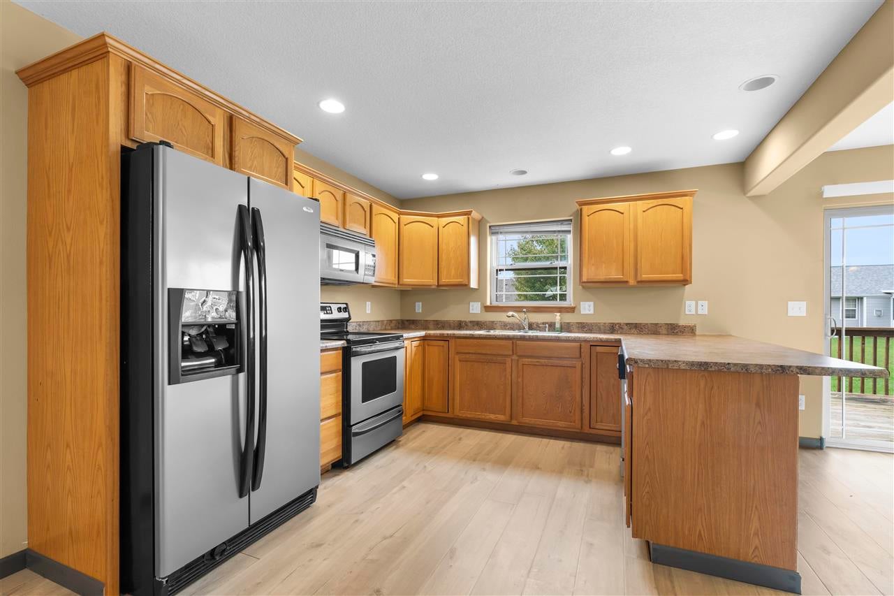 1690 50th Street Marion, IA 52302 - Photo 3 of 25 Gallery Image 3