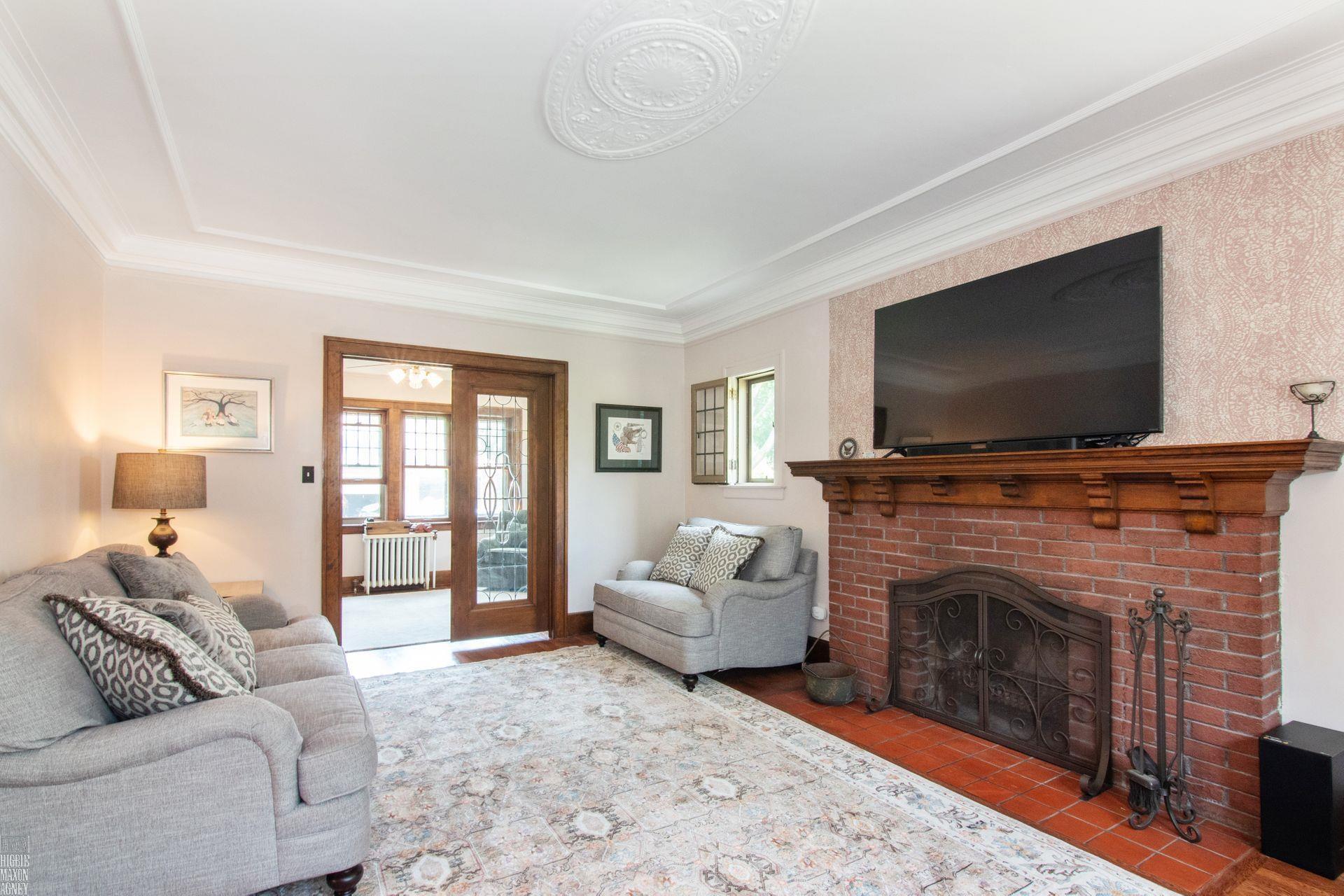 1423 Devonshire Road Grosse Pointe Park, MI 48230 - Photo 6 of 35