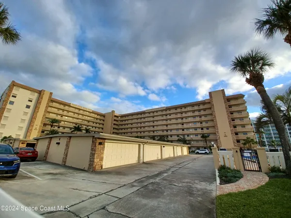 $3,400 | 1830 North Atlantic Avenue, Unit 502, Cocoa Beach, FL 32931