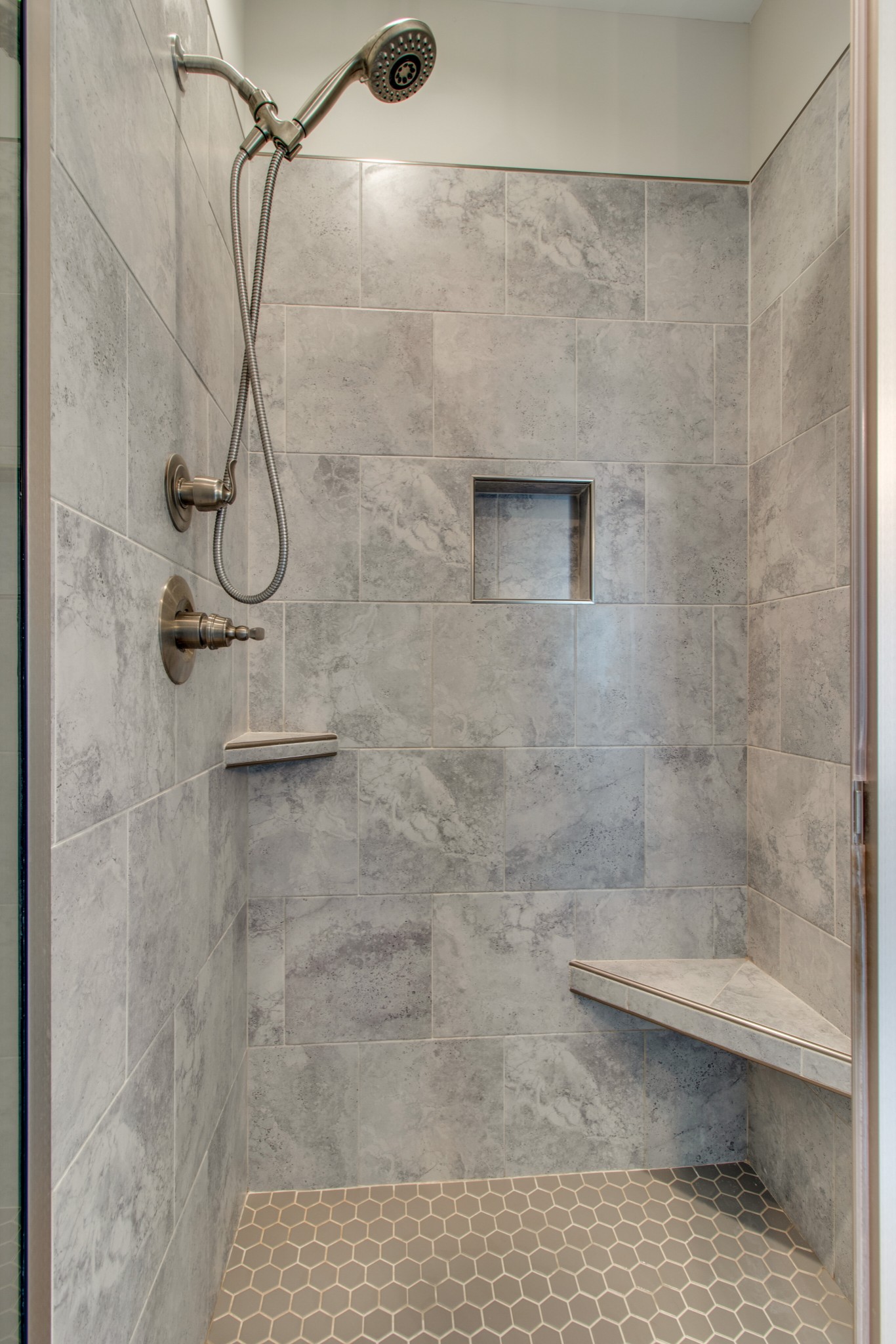 336 Beulah Rose Drive Murfreesboro, TN 37128 - Photo 18 of 42 a bathroom with a shower