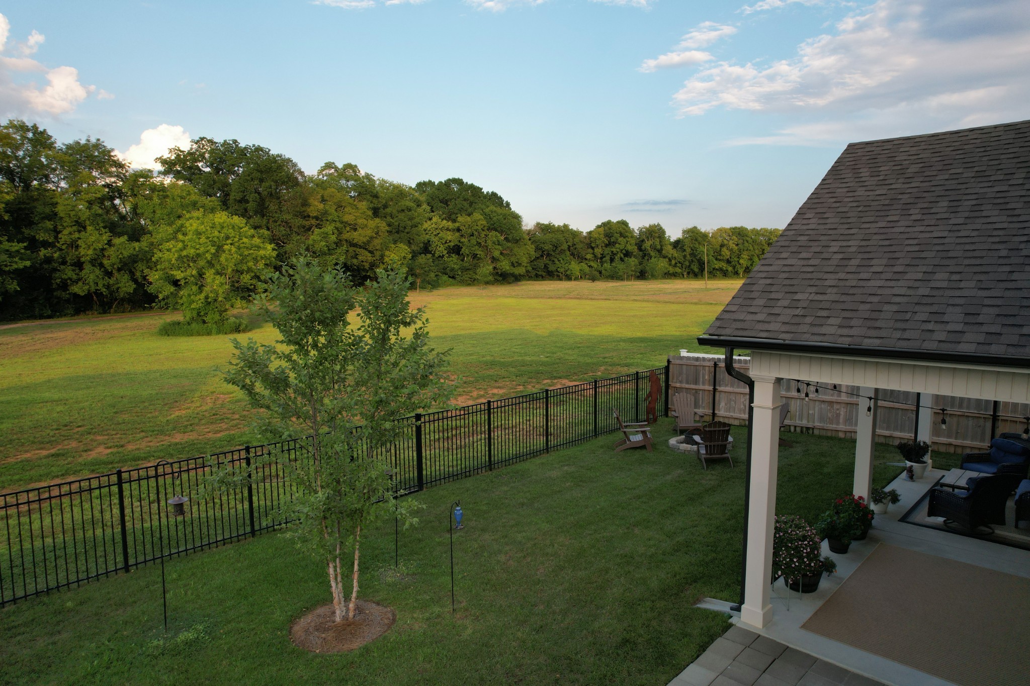 336 Beulah Rose Drive Murfreesboro, TN 37128 - Photo 39 of 42 a view of a terrace with a garden