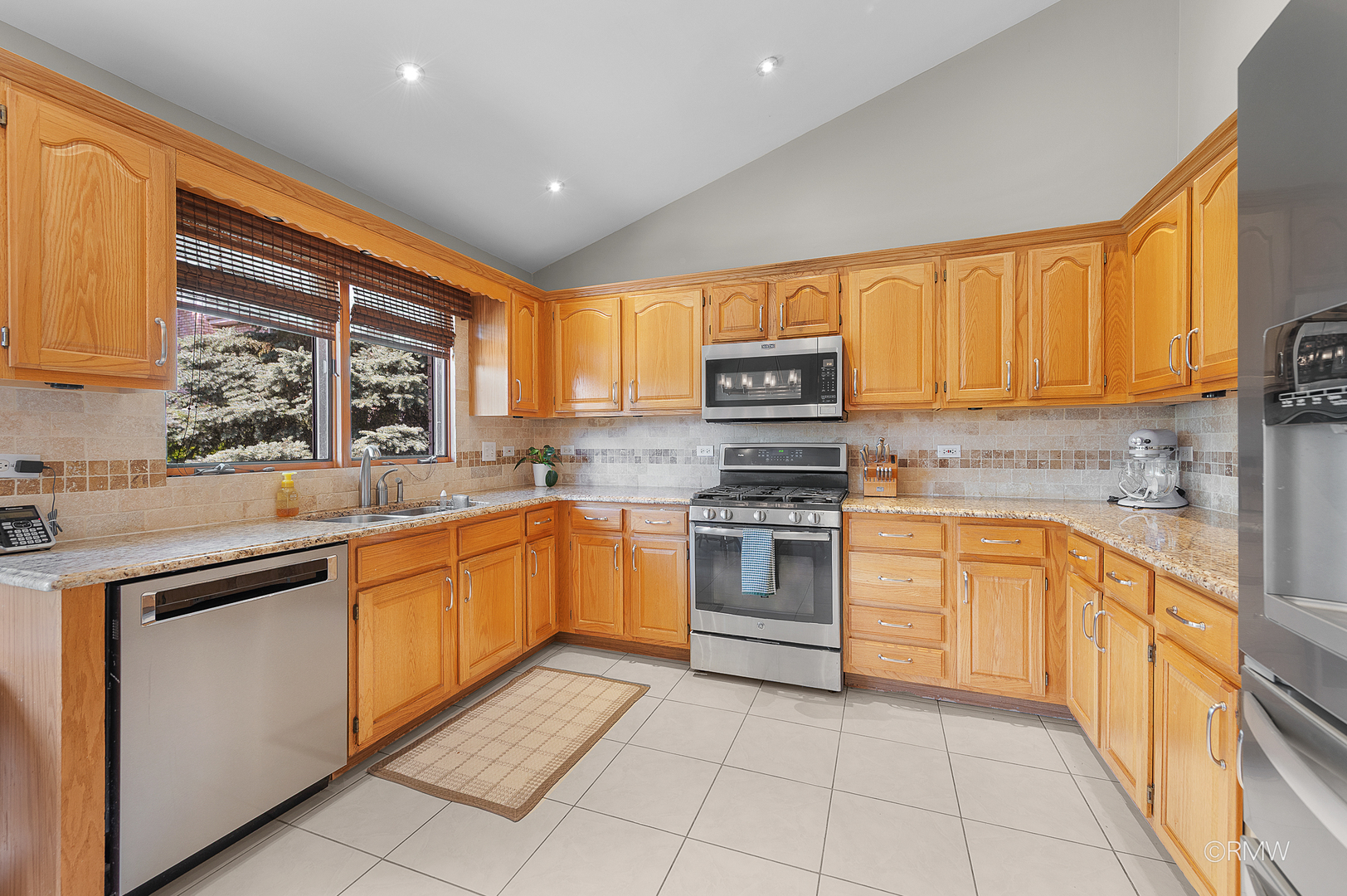 1216 Grove Street Addison, IL 60101 - Photo 7 of 39