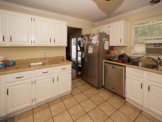 205 Glebe Road Summerville, SC 29485 - Photo 10 of 37 09