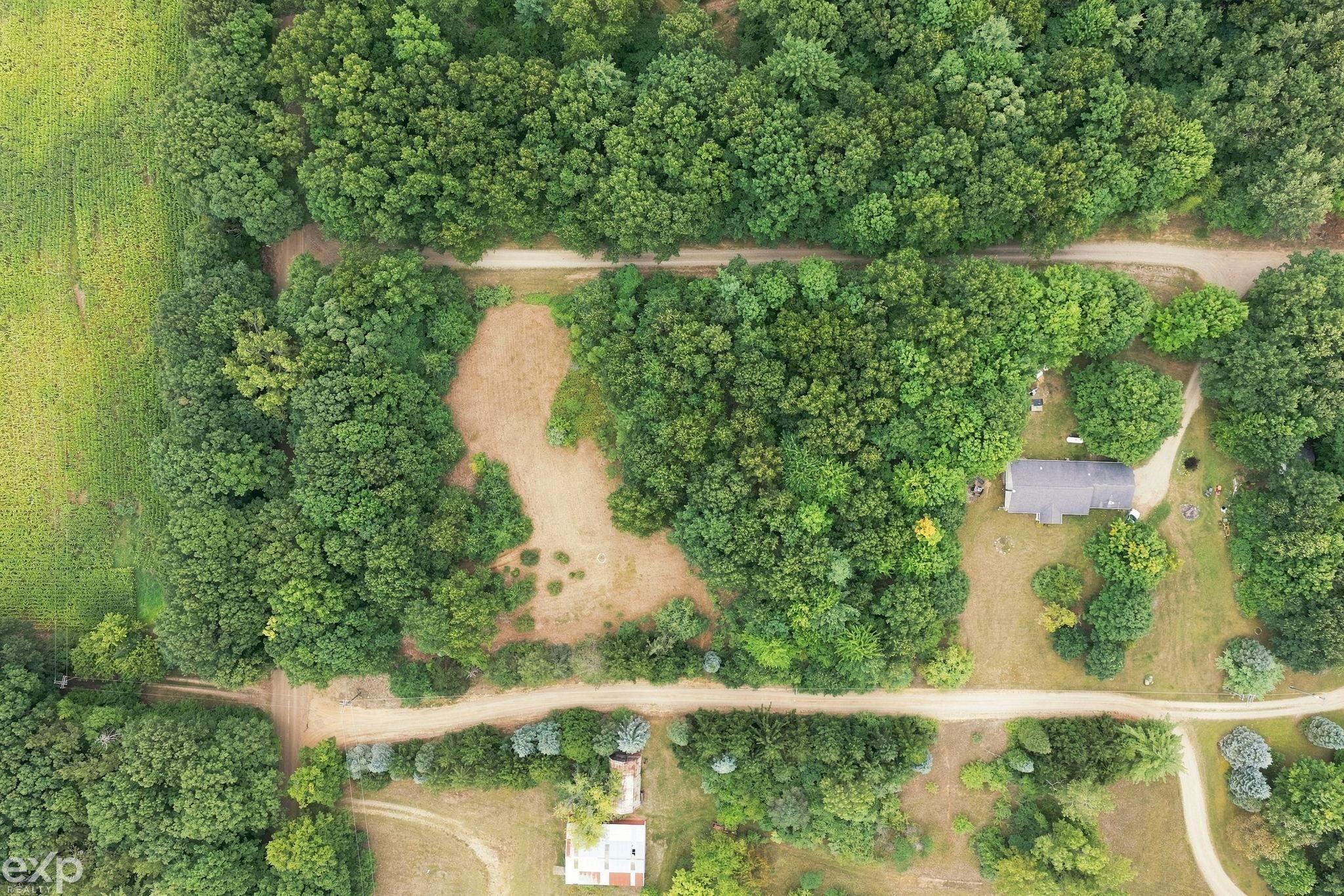 5232 Hasslick Road North Branch, MI 48461 - Photo 2 of 12 Gallery Image 2