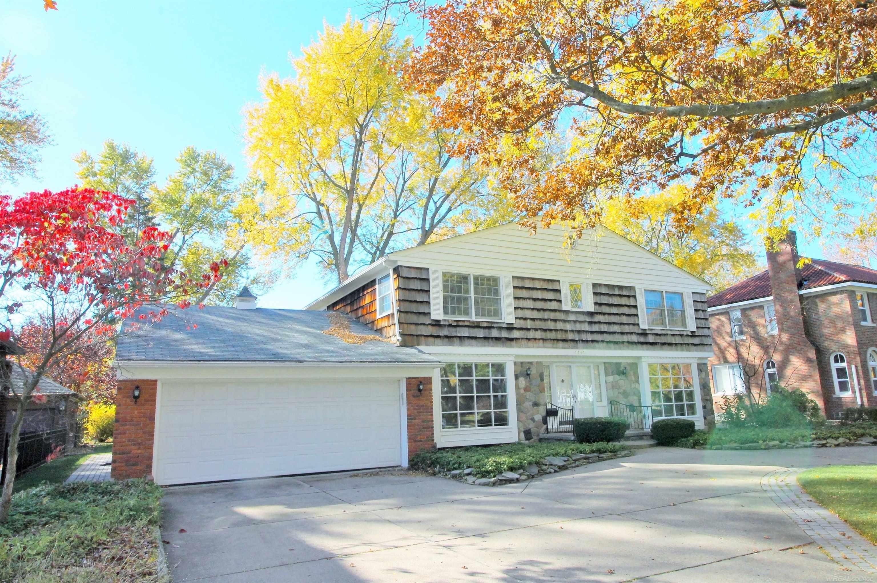 1341 Devonshire Road Grosse Pointe, MI 48230 - Photo 2 of 68 50094711-1.JPG