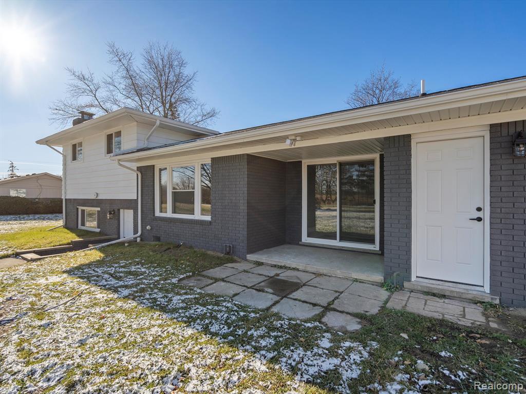 69200 Romeo Plank Road Armada, MI 48005 - Photo 9 of 50