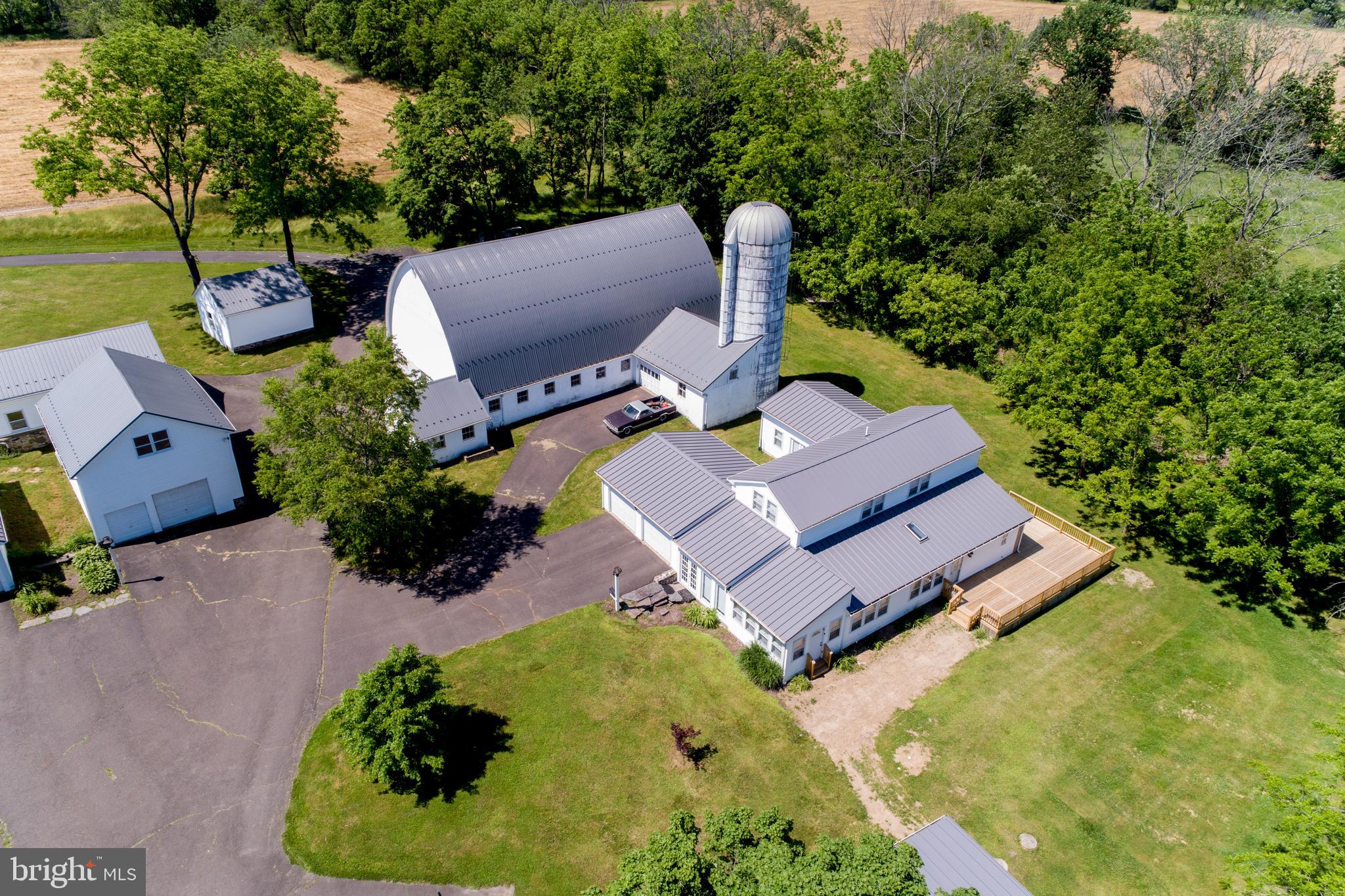5221 Valley Park Road Doylestown, PA 18902 - Photo 4 of 25 Gallery Image 4